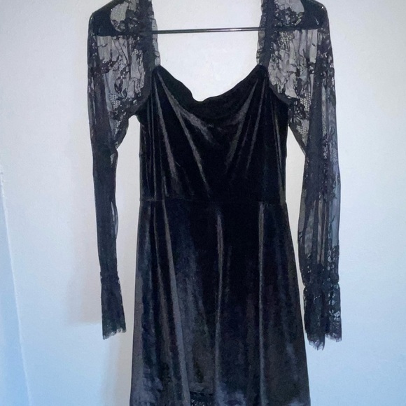 Goth black velvet lace sleeve dress size Large grunge Witchy Fairy Halloween - Picture 3 of 4